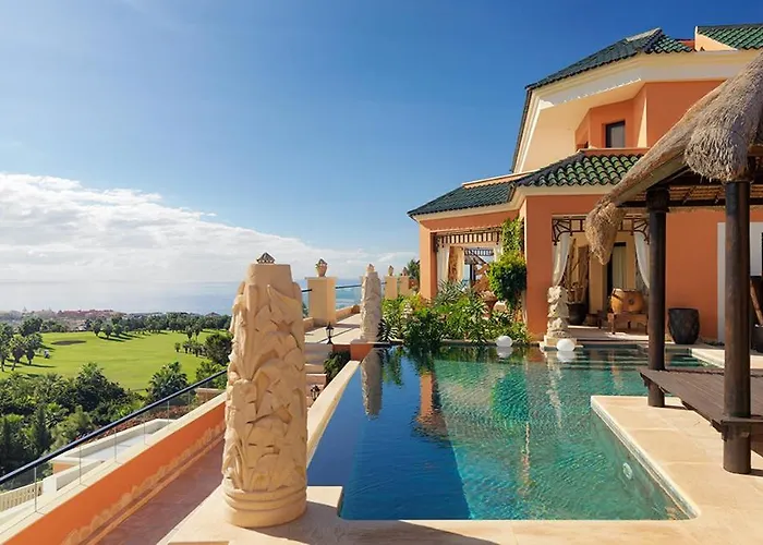 Royal Garden Villas, Luxury Hotel